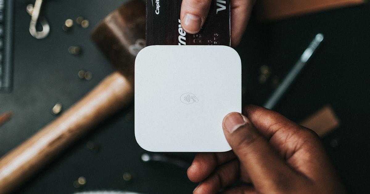 Kartenzahlung akzeptieren Schweiz: Von der Gebühr bis zur MWST-Abrechnung