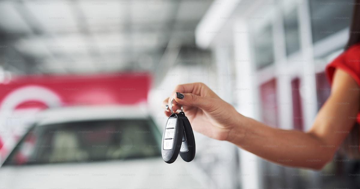 Leasingrate verbuchen Schweiz — Buchungssätze & Praxisbeispiel für KMU